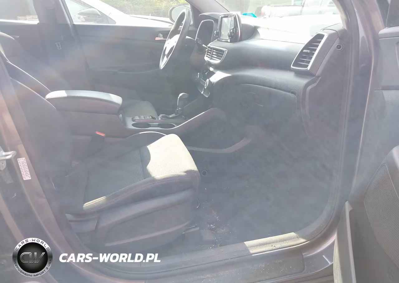 2019 Hyundai Tucson Value VIN:KM8J3CA41KU079135 - 5