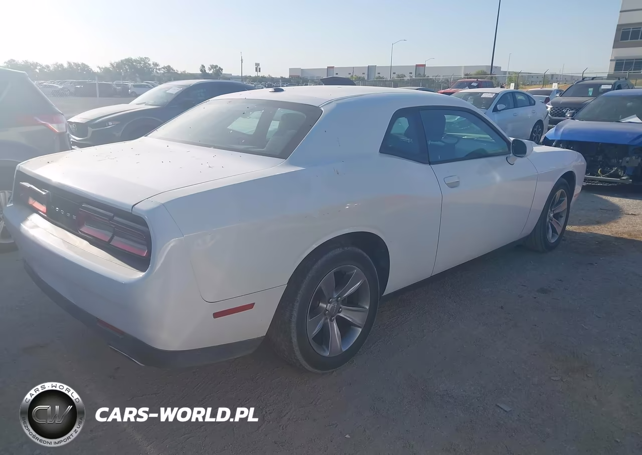 2017 Dodge Challenger Sxt VIN:2C3CDZAG5HH594145 - 4