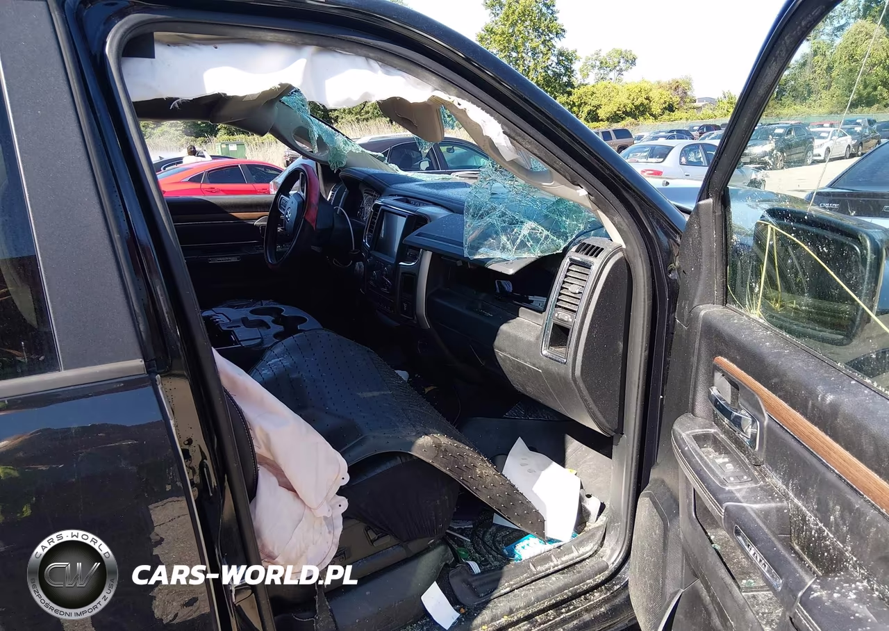 2017 Ram 1500 Laramie 4X4 6'4 Box VIN:1C6RR7JG1HS602351 - 5