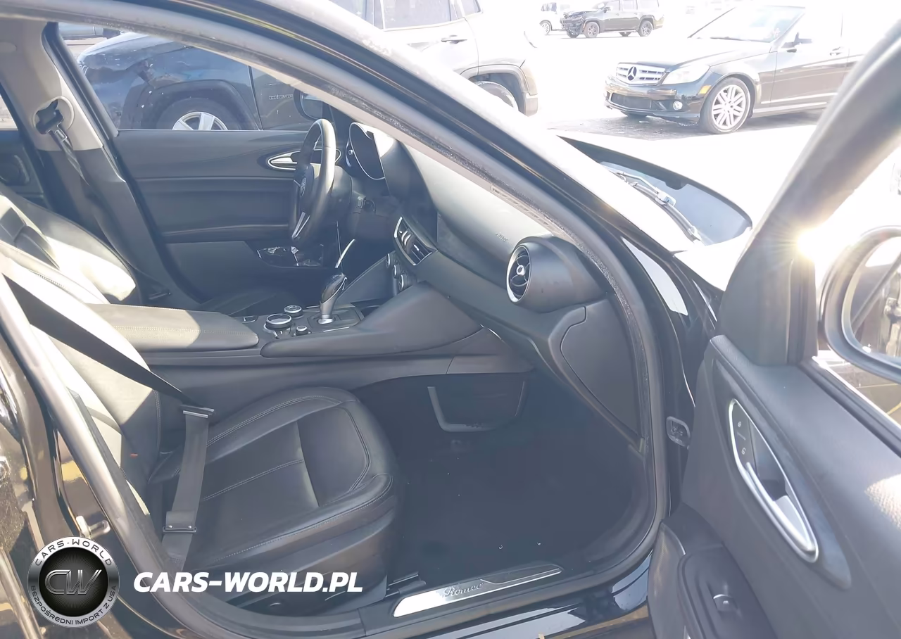 2019 Alfa Romeo Giulia Sport Rwd VIN:ZARFAMAN0K7612949 - 5