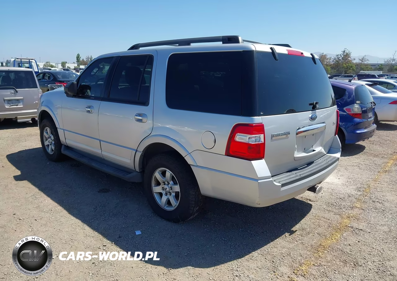 2010 Ford Expedition Xlt VIN:1FMJU1F58AEB51945 - 3