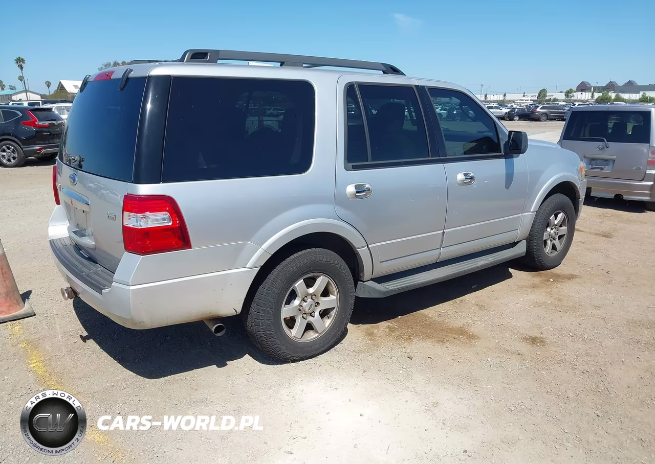 2010 Ford Expedition Xlt VIN:1FMJU1F58AEB51945 - 4