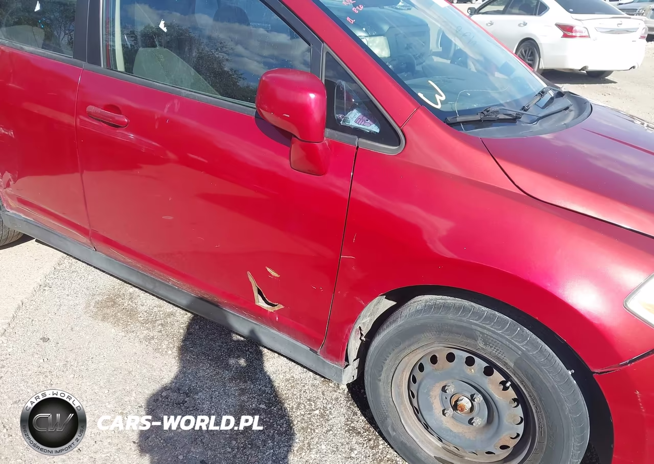2010 Nissan Versa 1.8S VIN:3N1BC1AP3AL428928 - 13