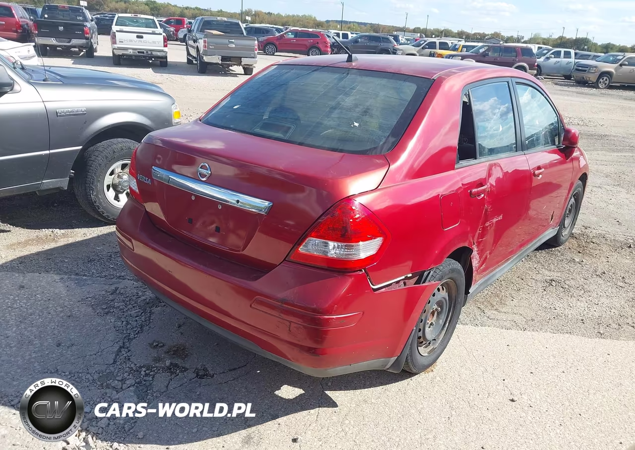 2010 Nissan Versa 1.8S VIN:3N1BC1AP3AL428928 - 4