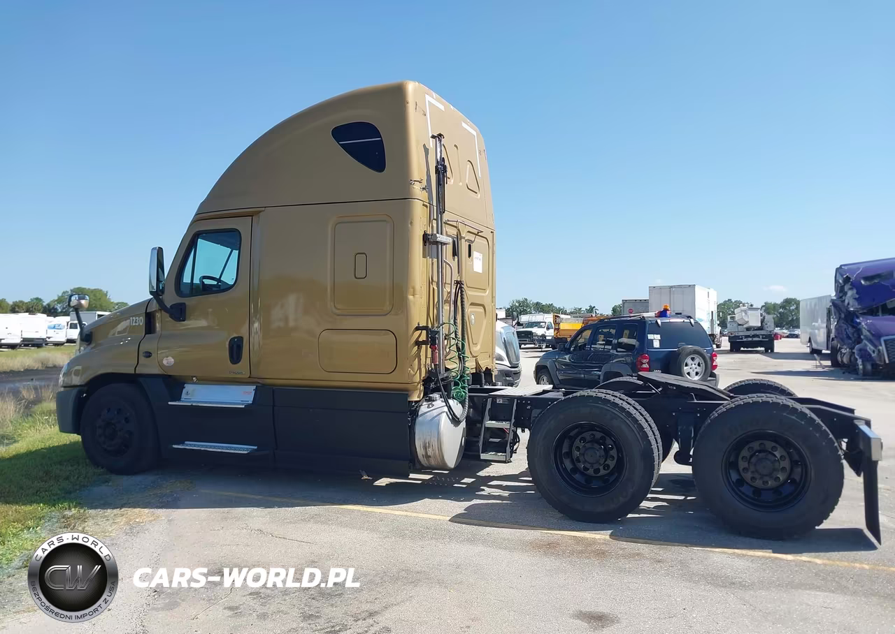 2017 Freightliner Cascadia 125 VIN:3AKJGLDR5HSHV1230 - 17