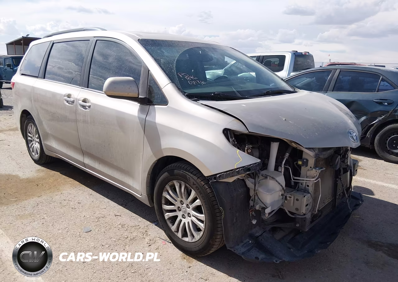 2015 Toyota Sienna Xle 8 Passenger
