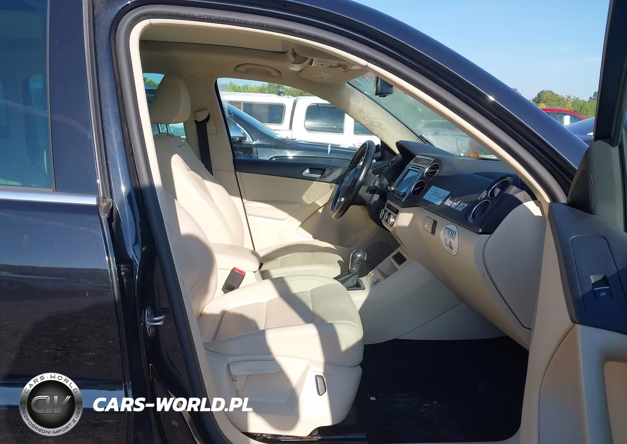 2017 Volkswagen Tiguan 2.0T Wolfsburg Edition VIN:WVGSV7AX1HW513485 - 5