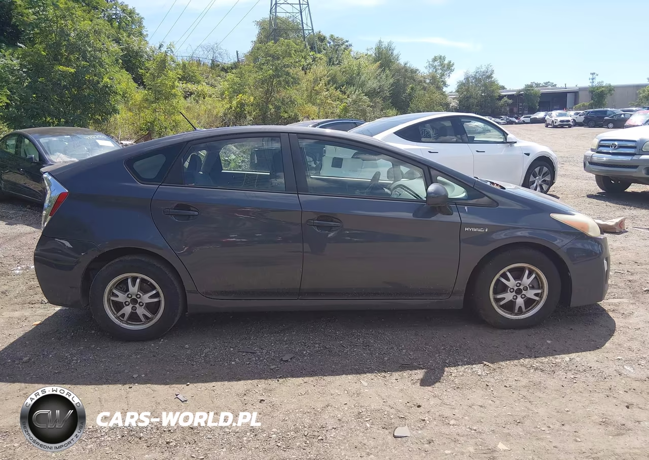 2011 Toyota Prius Three VIN:JTDKN3DU2B0299860 - 14