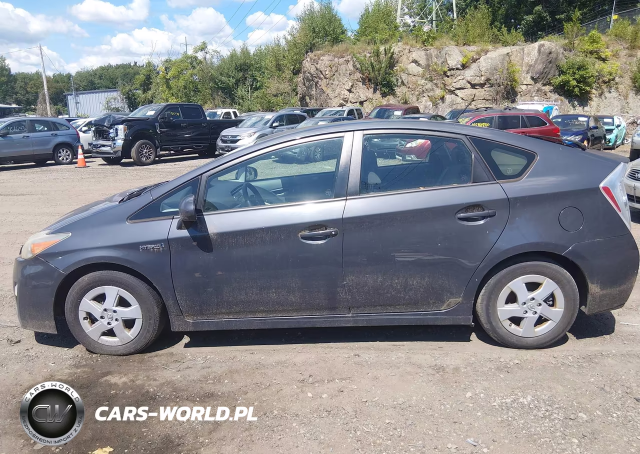 2011 Toyota Prius Three VIN:JTDKN3DU2B0299860 - 15
