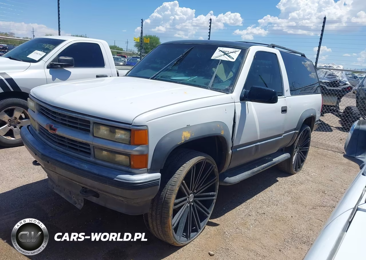 1998 Chevrolet Tahoe VIN:3GNEK18R8WG104644 - 2