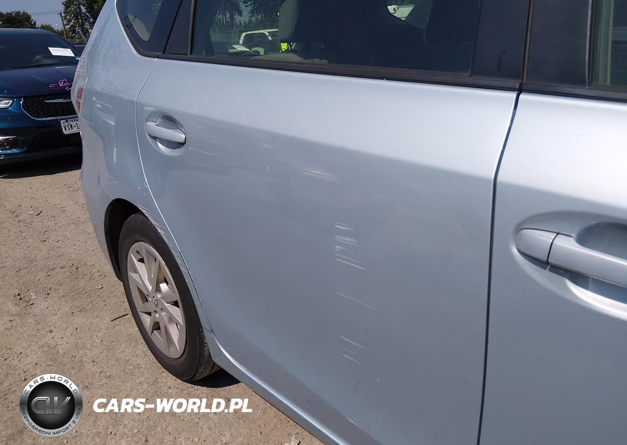 2012 Toyota Prius V Three VIN:JTDZN3EU1C3105185 - 17