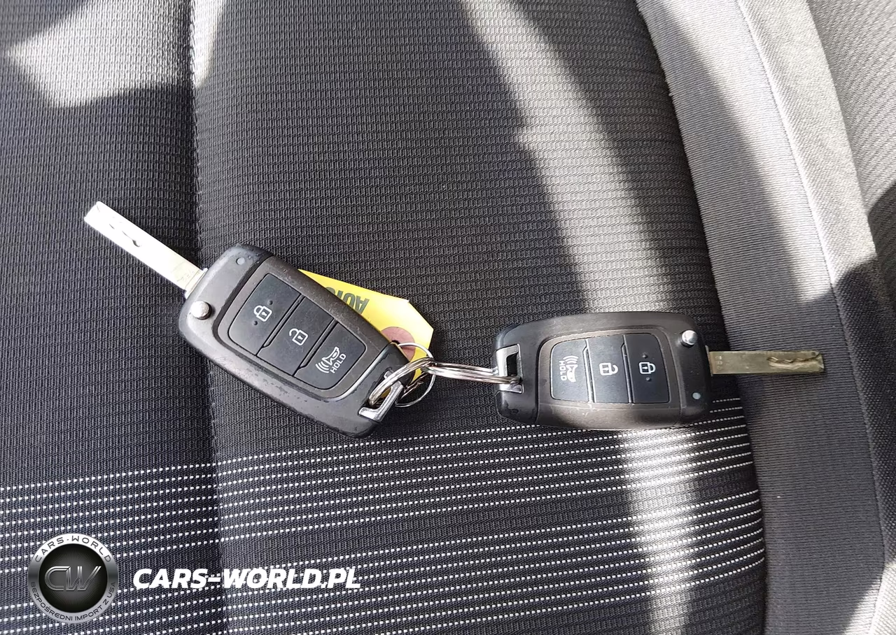 2023 Hyundai Venue Sel VIN:KMHRC8A35PU223574 - 11