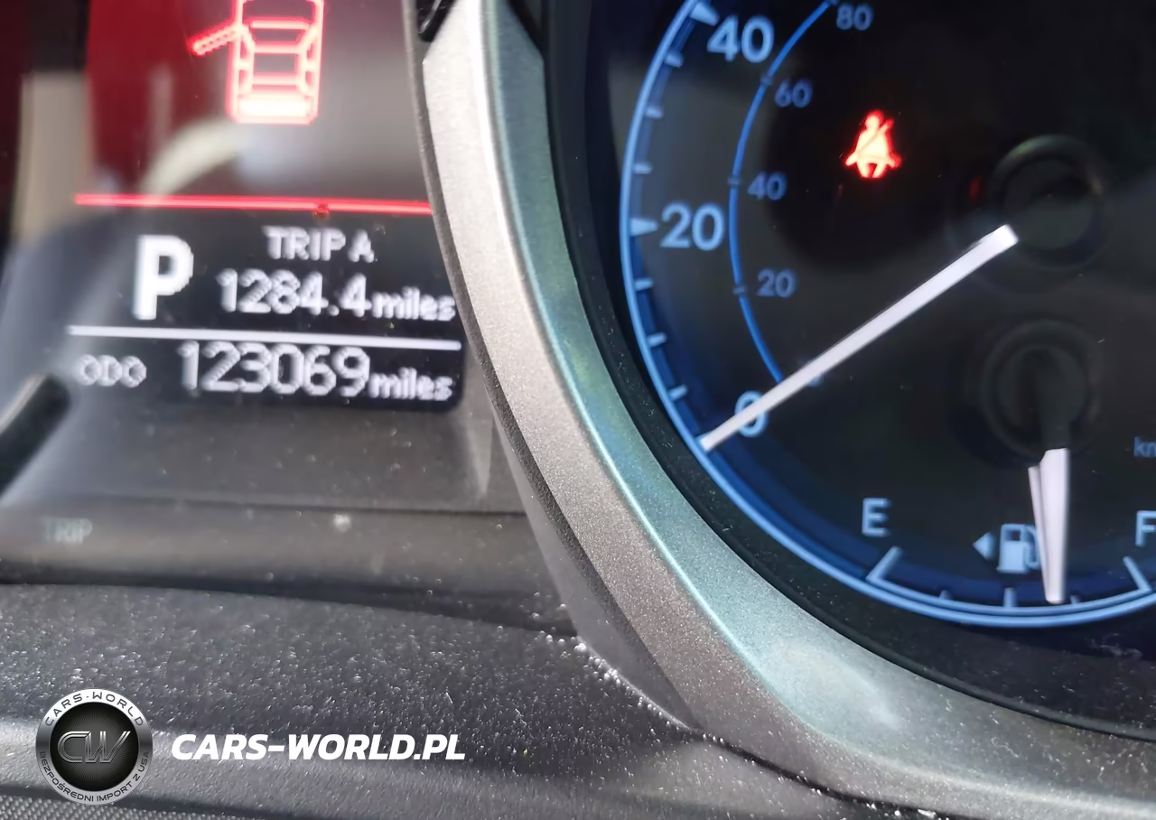 2015 Toyota Corolla S Plus VIN:2T1BURHE7FC401853 - 15