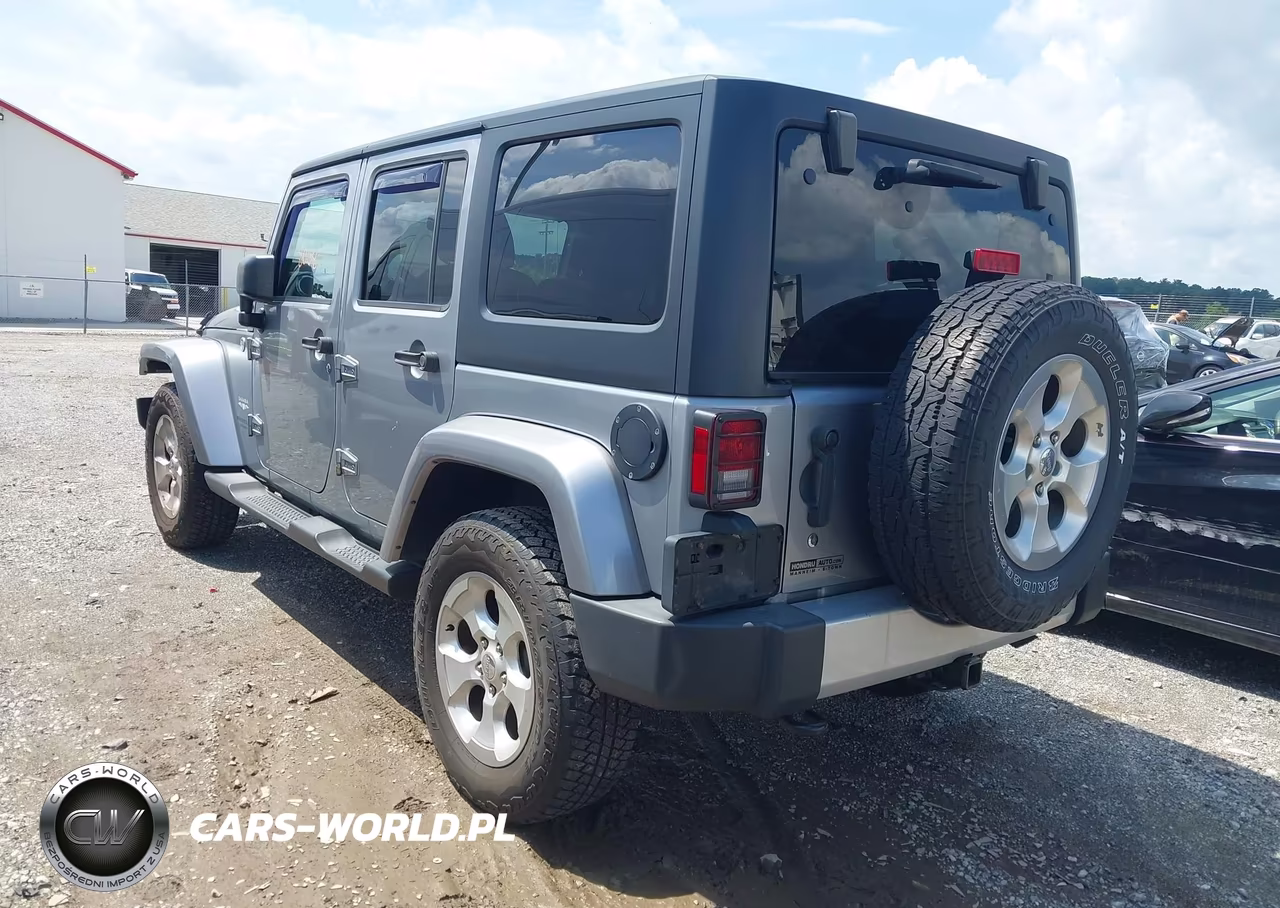 2015 Jeep Wrangler Unlimited Sahara VIN:1C4BJWEG7FL700409 - 3
