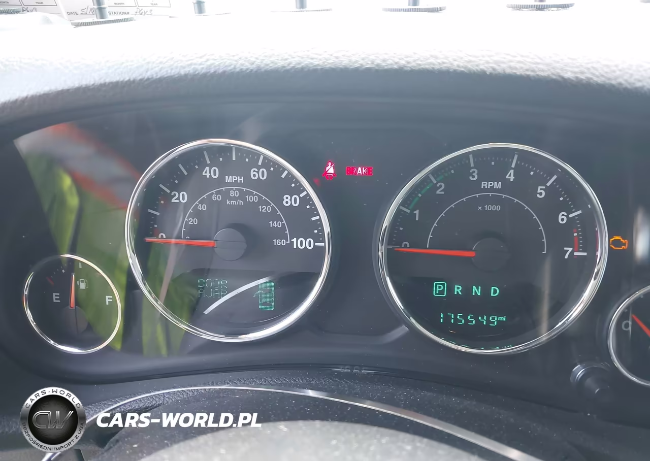 2015 Jeep Wrangler Unlimited Sahara VIN:1C4BJWEG7FL700409 - 7