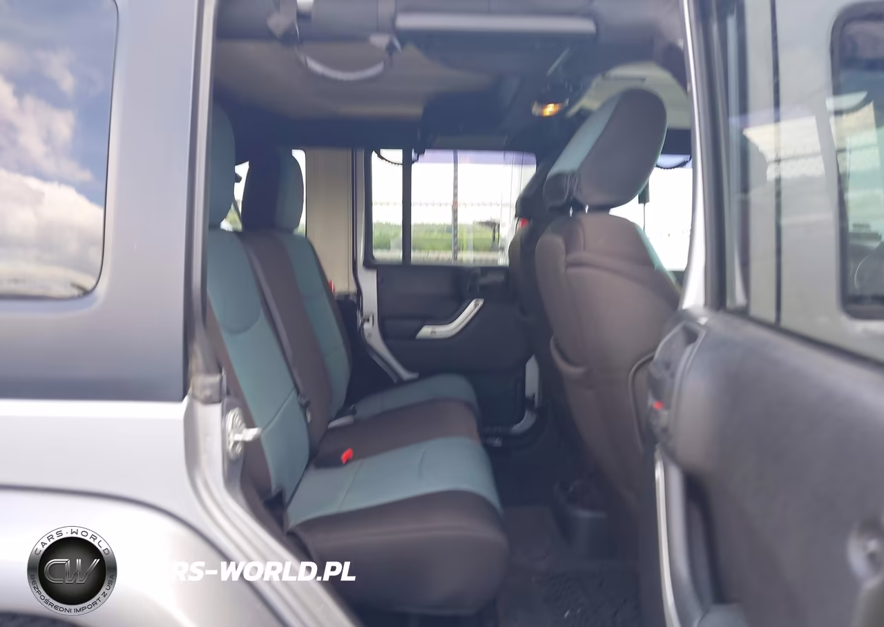 2015 Jeep Wrangler Unlimited Sahara VIN:1C4BJWEG7FL700409 - 8