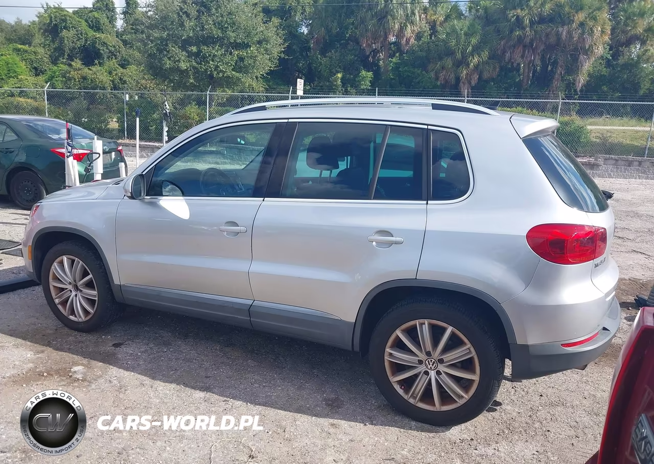 2012 Volkswagen Tiguan Se VIN:WVGAV7AX3CW520376 - 3