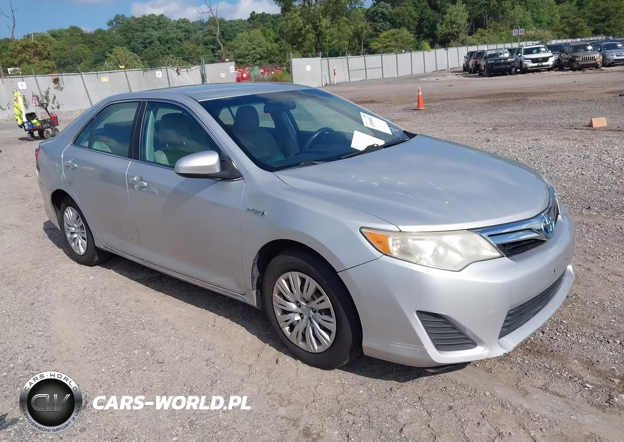 2014 Toyota Camry Hybrid Le