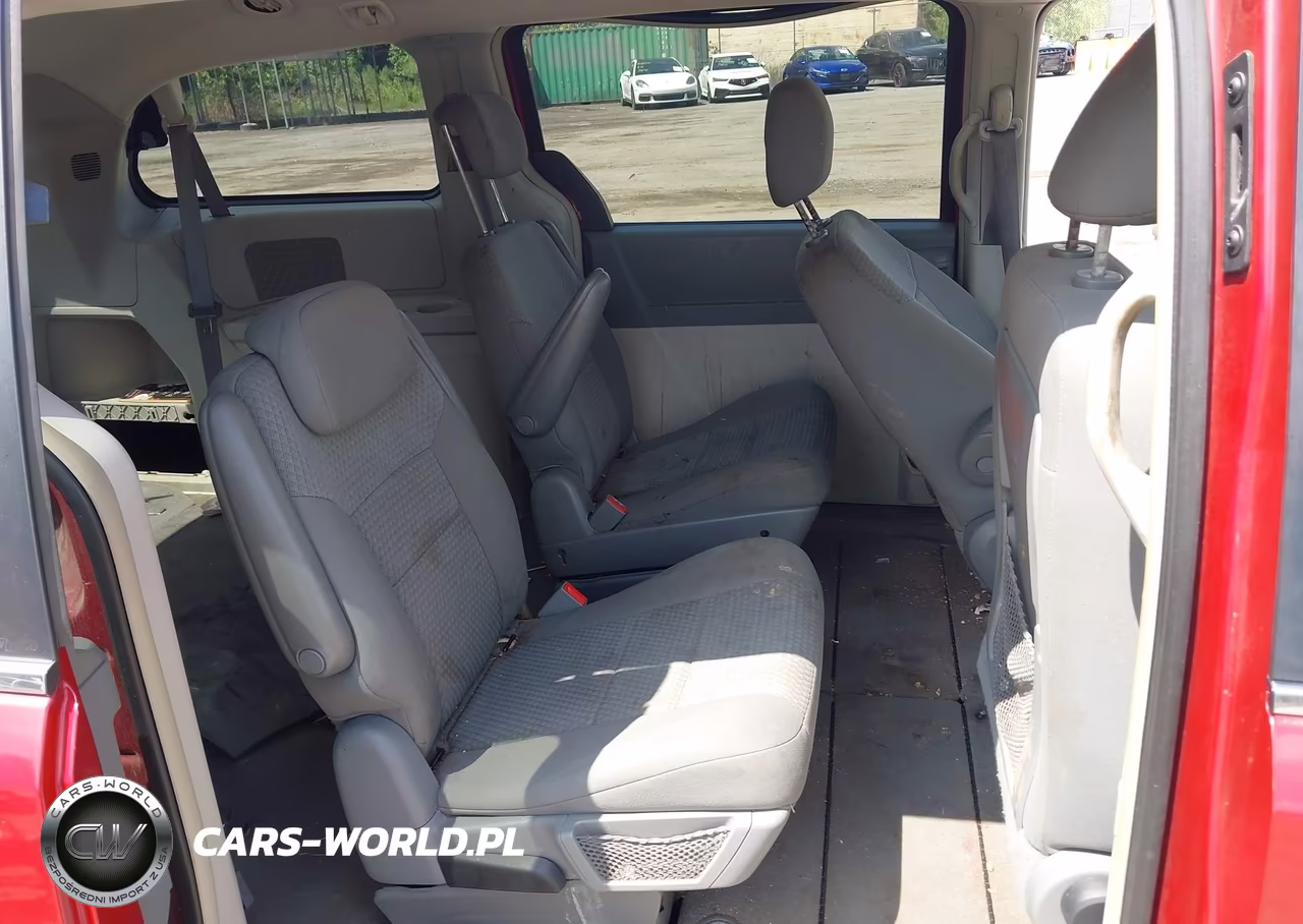 2010 Chrysler Town & Country Touring VIN:2A4RR5D16AR250096 - 8