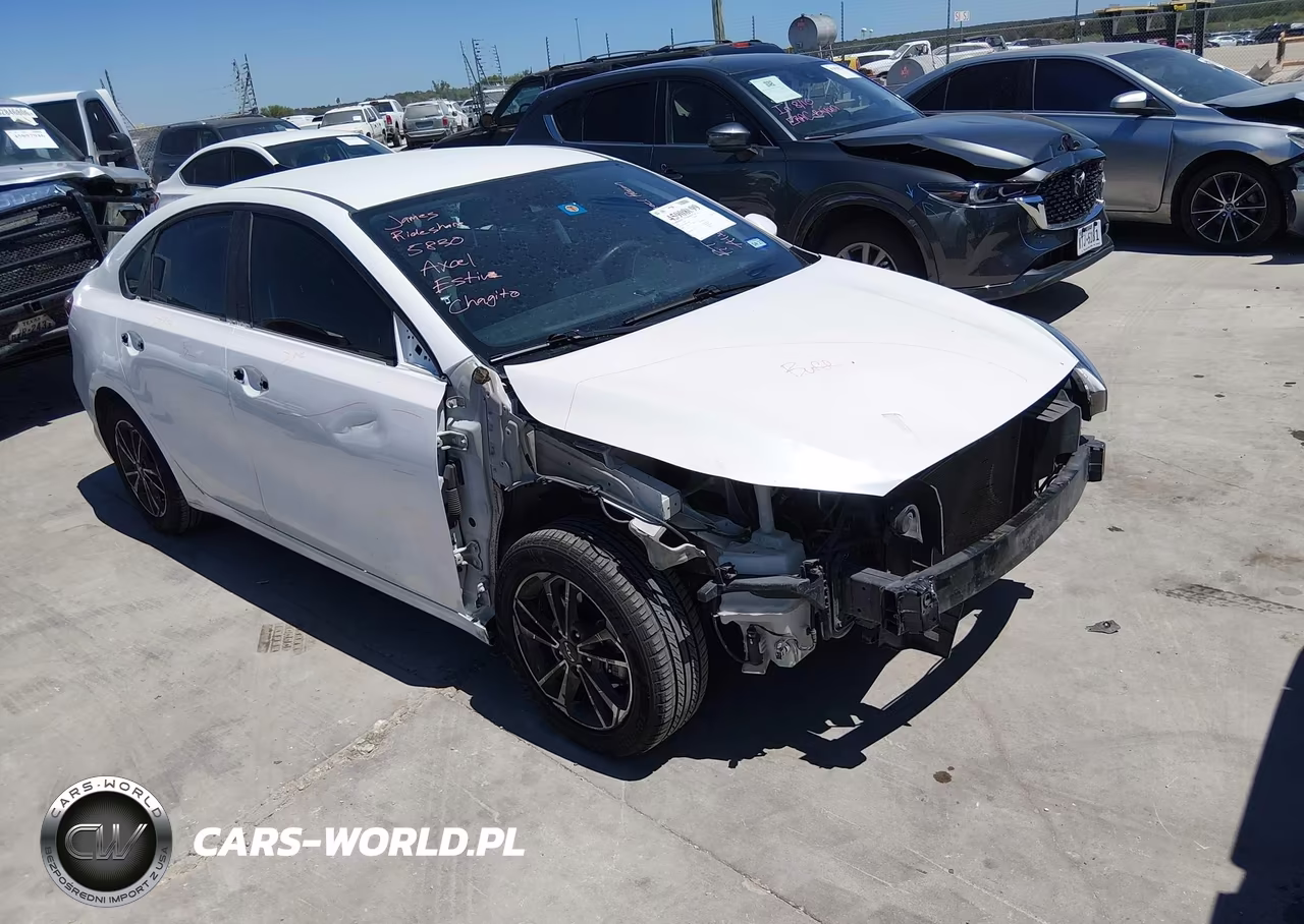 2024 Kia Forte Lxs – zdjęcie 1 z 17