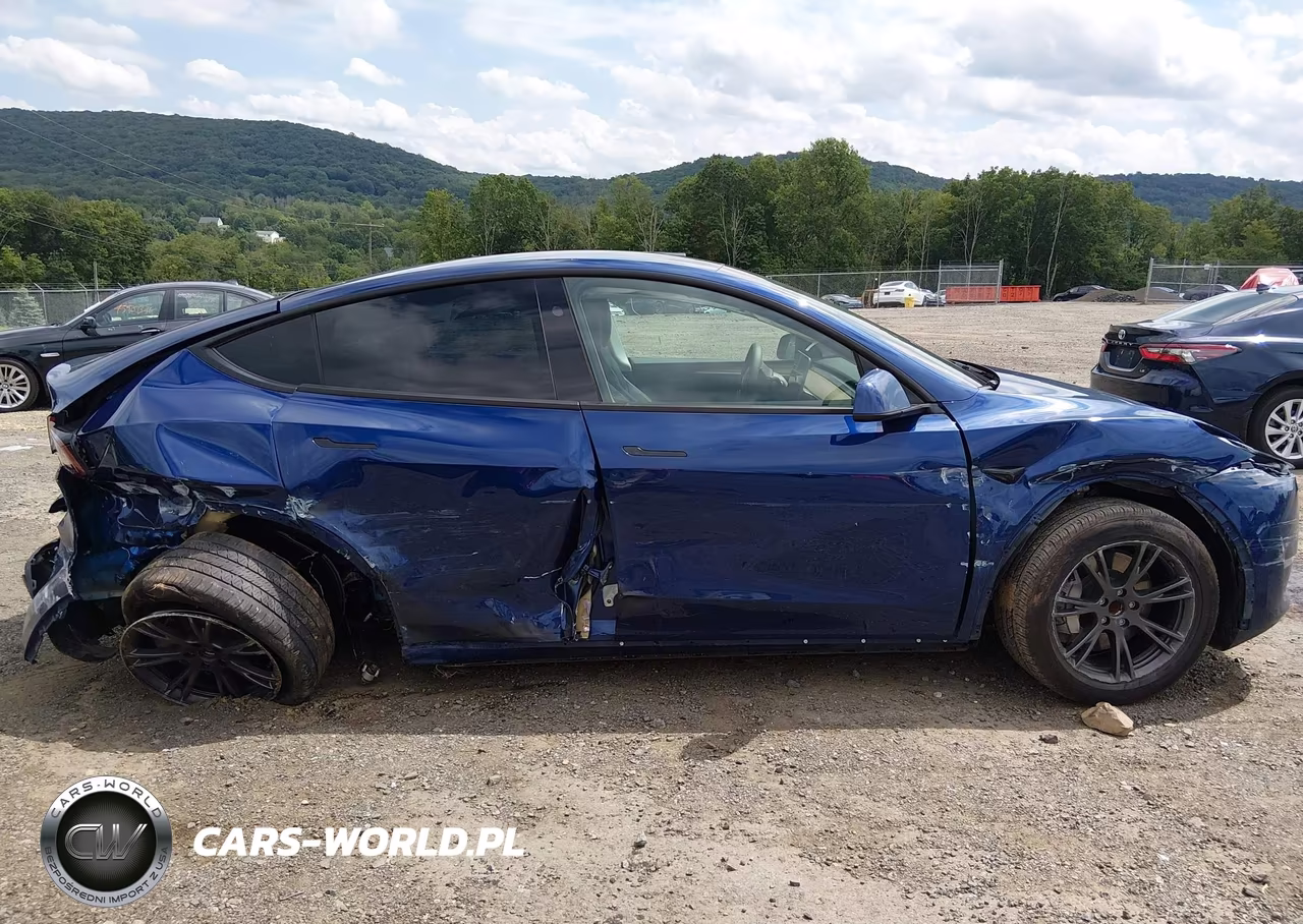 2024 Tesla Model Y Long Range Single Motor Rear-Wheel Drive-Rwd VIN:7SAYGDED9RF162888 - 13