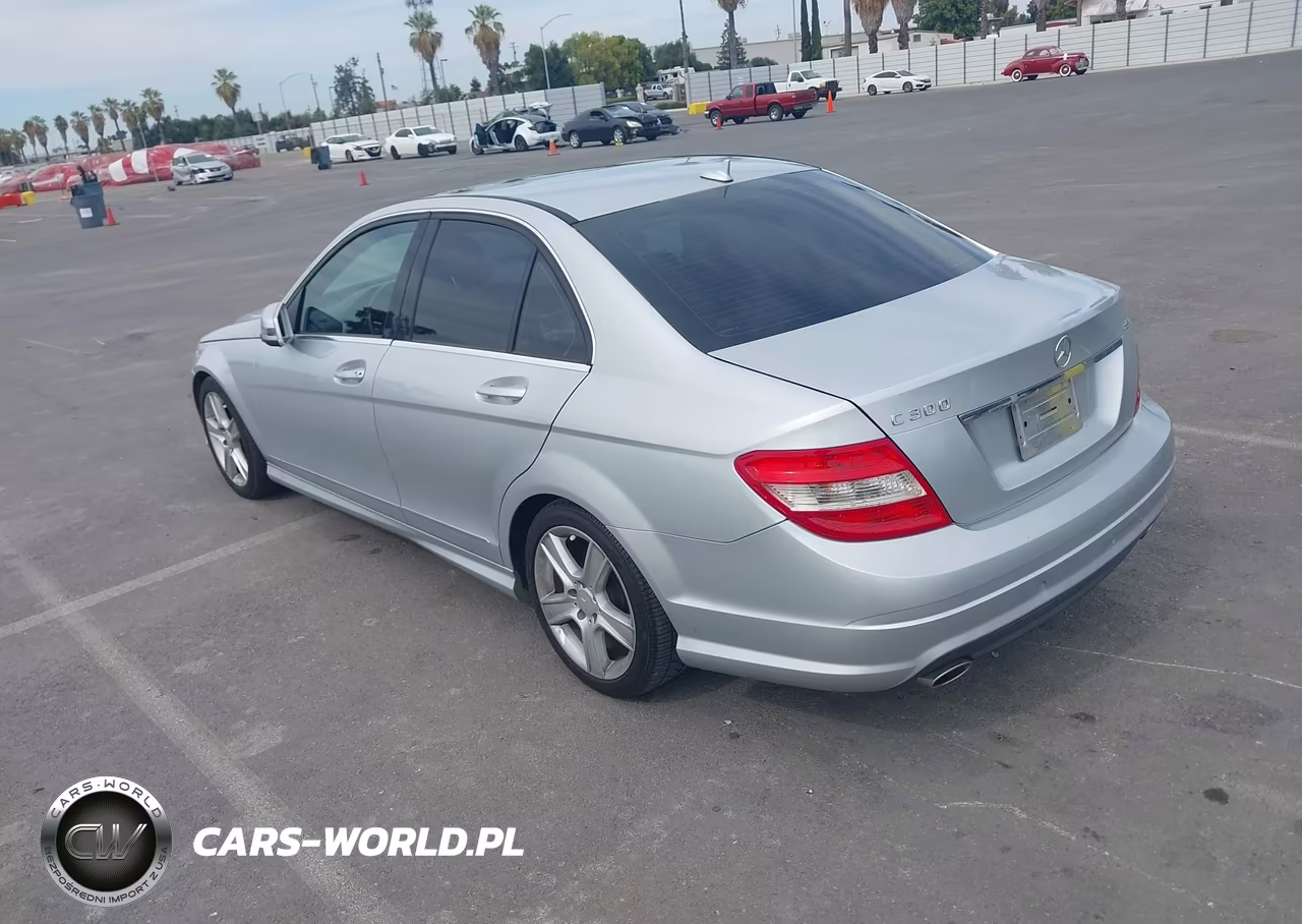 2010 Mercedes-Benz C 300 Sport VIN:WDDGF5EB1AF427583 - 3