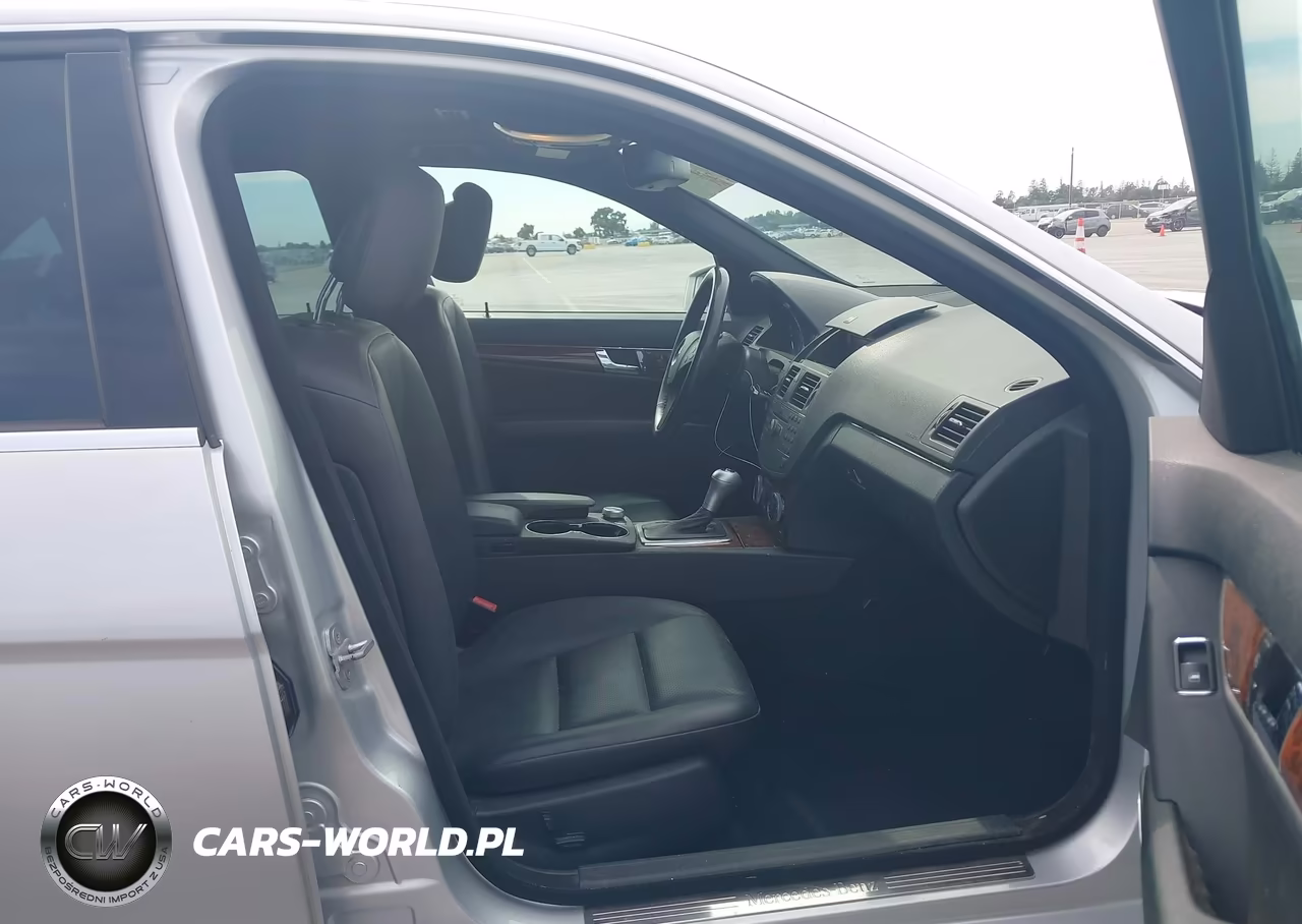 2010 Mercedes-Benz C 300 Sport VIN:WDDGF5EB1AF427583 - 5