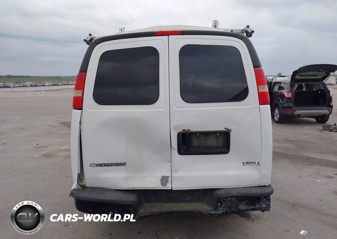 2007 Chevrolet Express Work Van VIN:1GCFH15T271185782 - 16