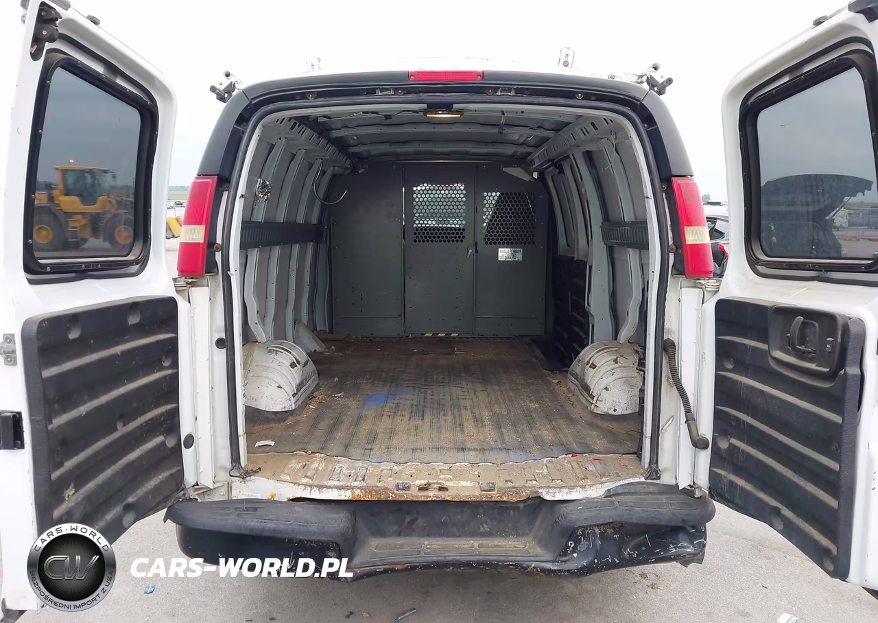 2007 Chevrolet Express Work Van VIN:1GCFH15T271185782 - 17