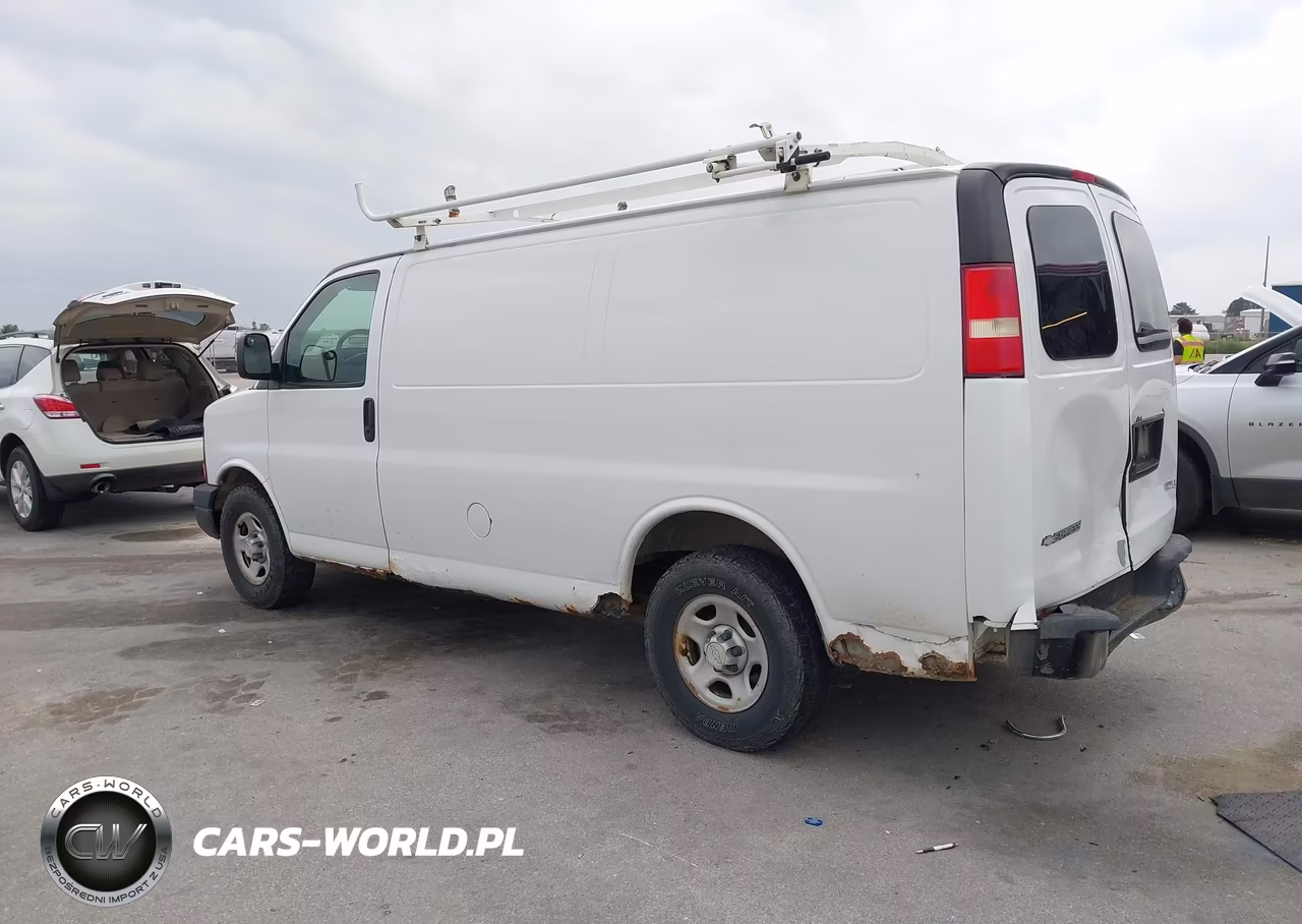 2007 Chevrolet Express Work Van VIN:1GCFH15T271185782 - 3