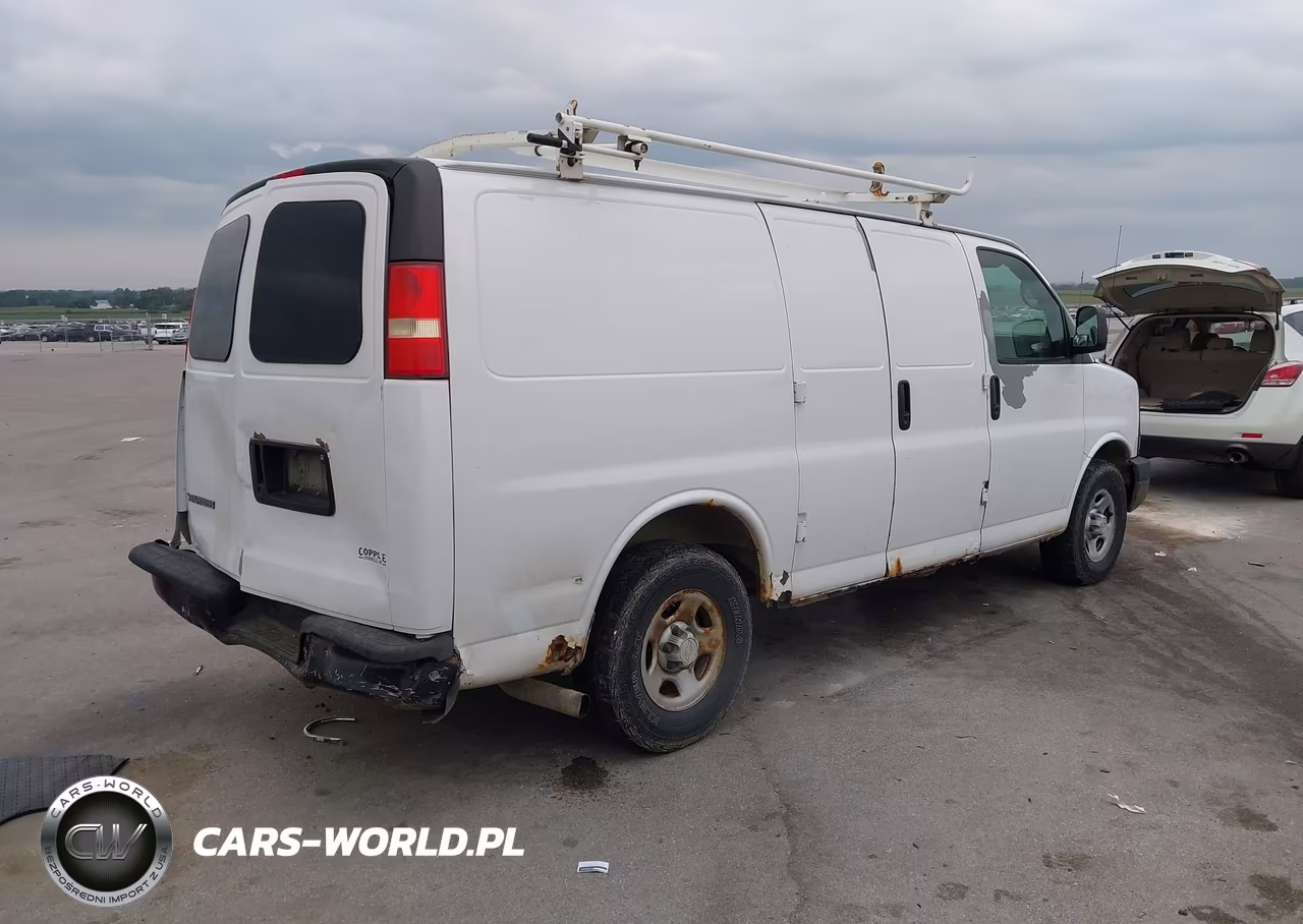 2007 Chevrolet Express Work Van VIN:1GCFH15T271185782 - 4