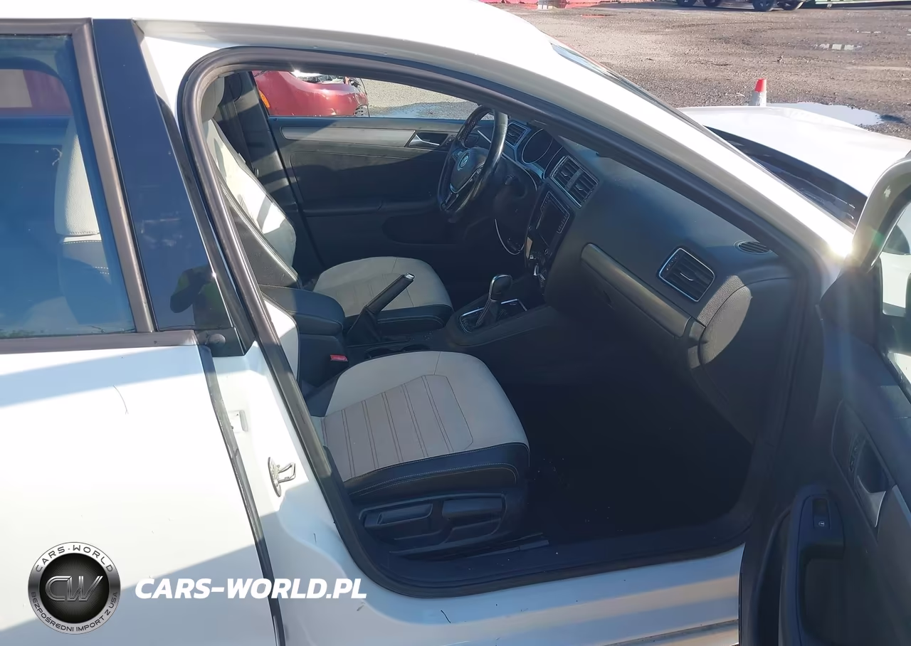 2016 Volkswagen Jetta 1.8T Sport VIN:3VWD17AJ5GM298936 - 5