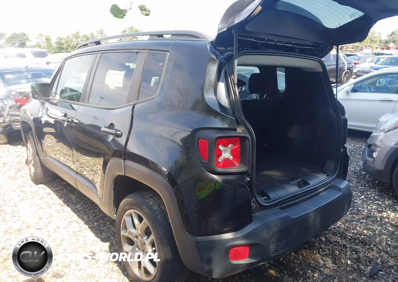 2018 Jeep Renegade Latitude 4X4 VIN:ZACCJBBB0JPJ11127 - 3