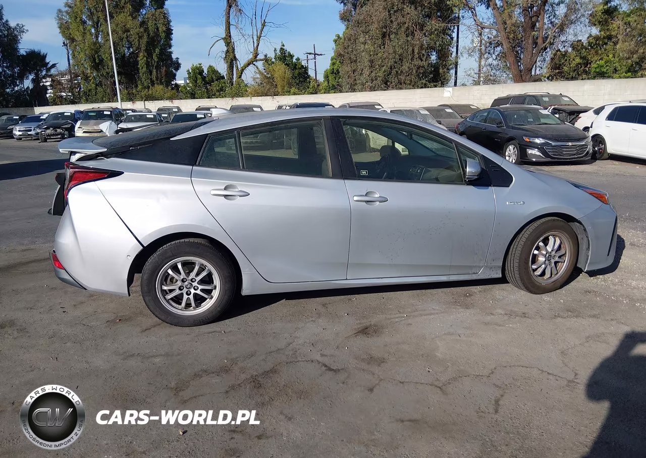 2020 Toyota Prius Le VIN:JTDKARFU1L3103516 - 13