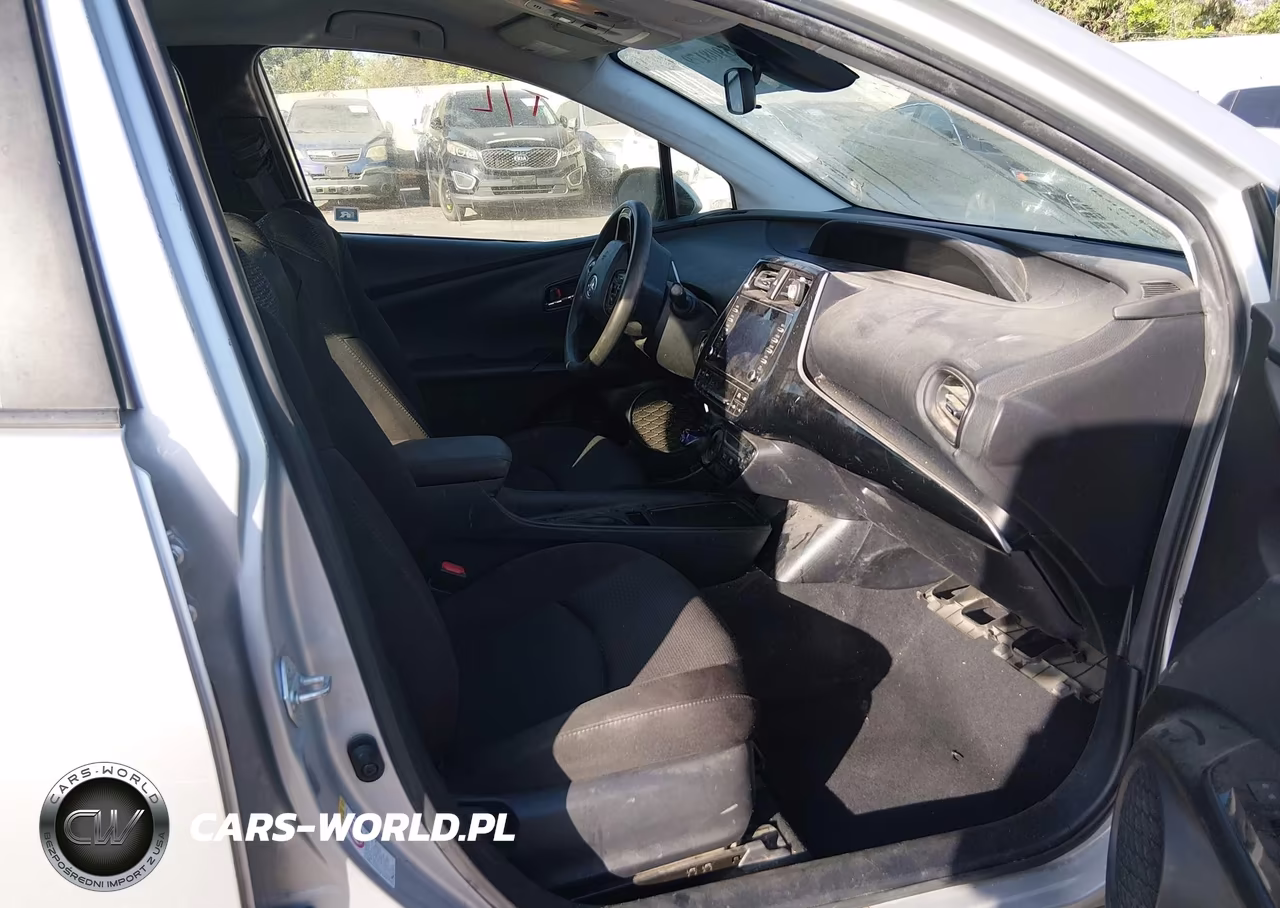 2020 Toyota Prius Le VIN:JTDKARFU1L3103516 - 5