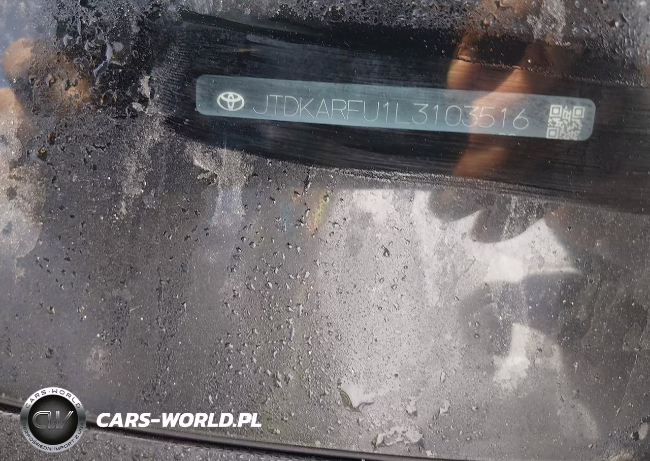 2020 Toyota Prius Le VIN:JTDKARFU1L3103516 - 9
