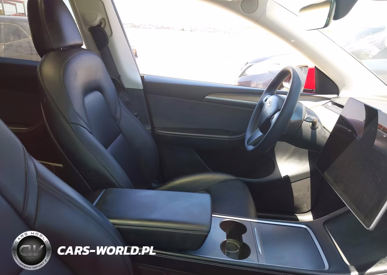 2024 Tesla Model Y VIN:7SAYGDEE5RA217617 - 5