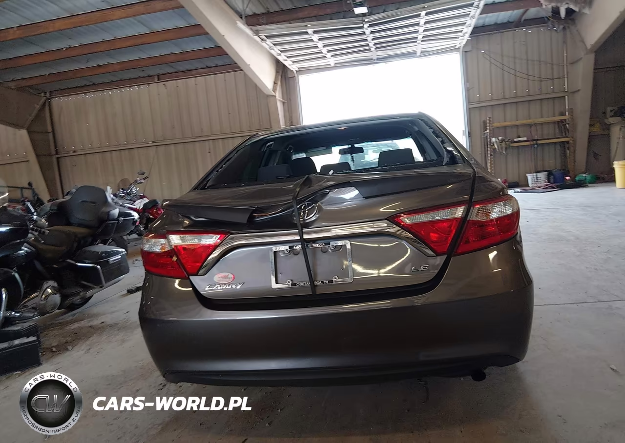 2016 Toyota Camry Le VIN:4T1BF1FK2GU510113 - 16
