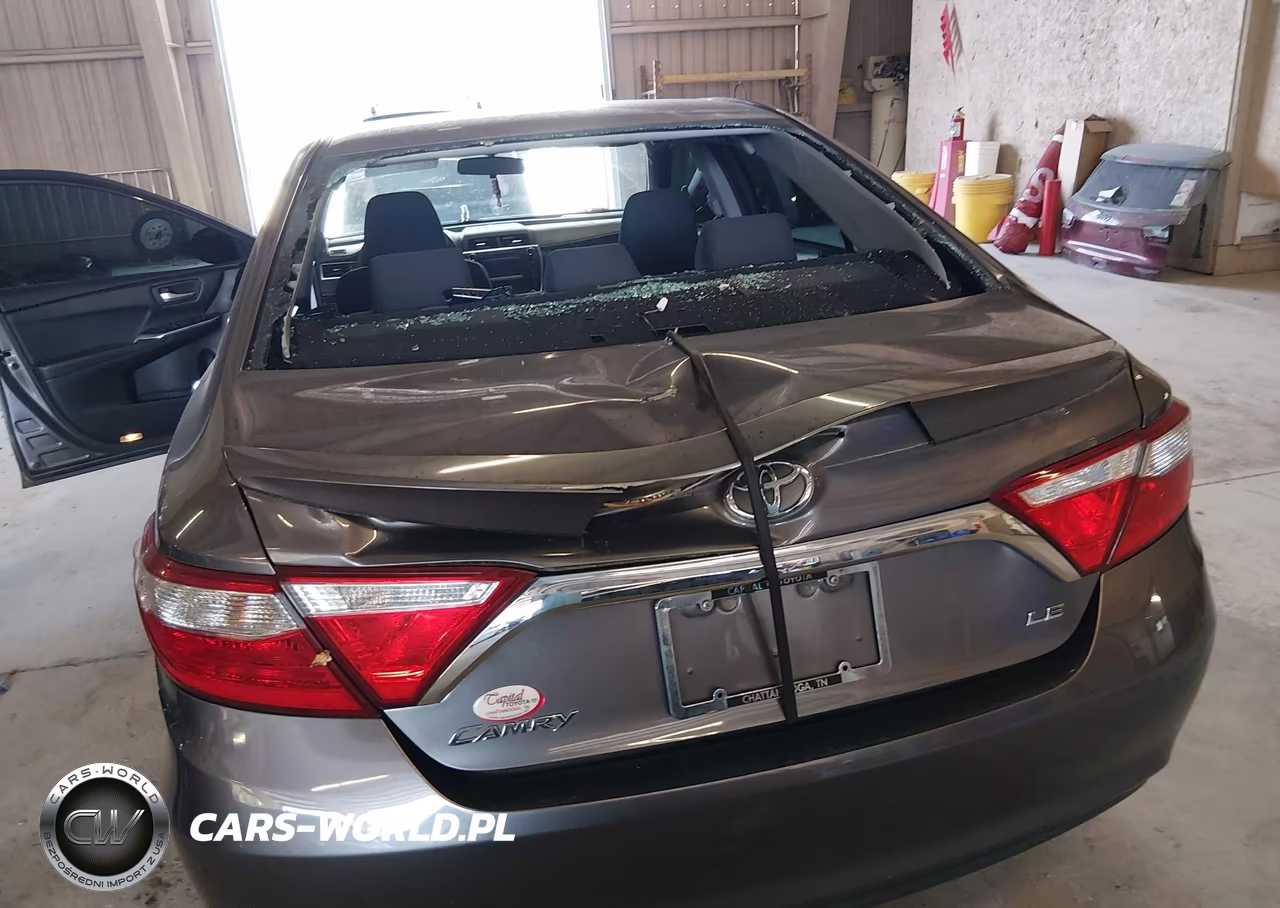 2016 Toyota Camry Le VIN:4T1BF1FK2GU510113 - 17