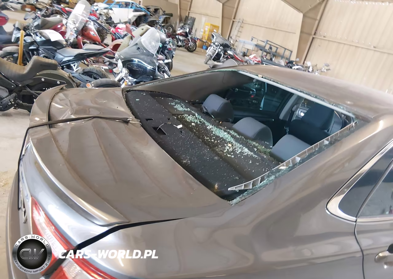2016 Toyota Camry Le VIN:4T1BF1FK2GU510113 - 18