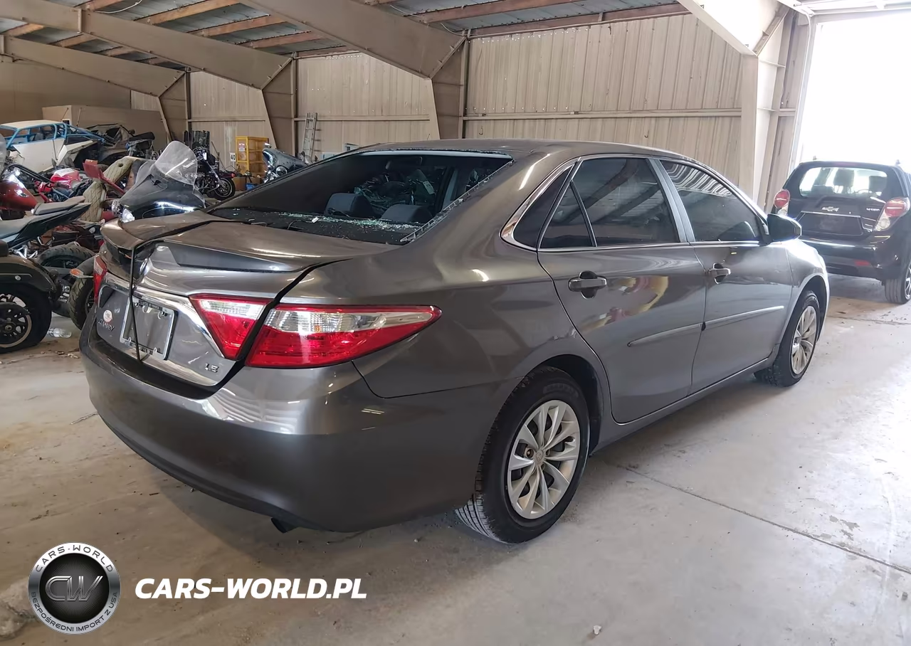 2016 Toyota Camry Le VIN:4T1BF1FK2GU510113 - 4