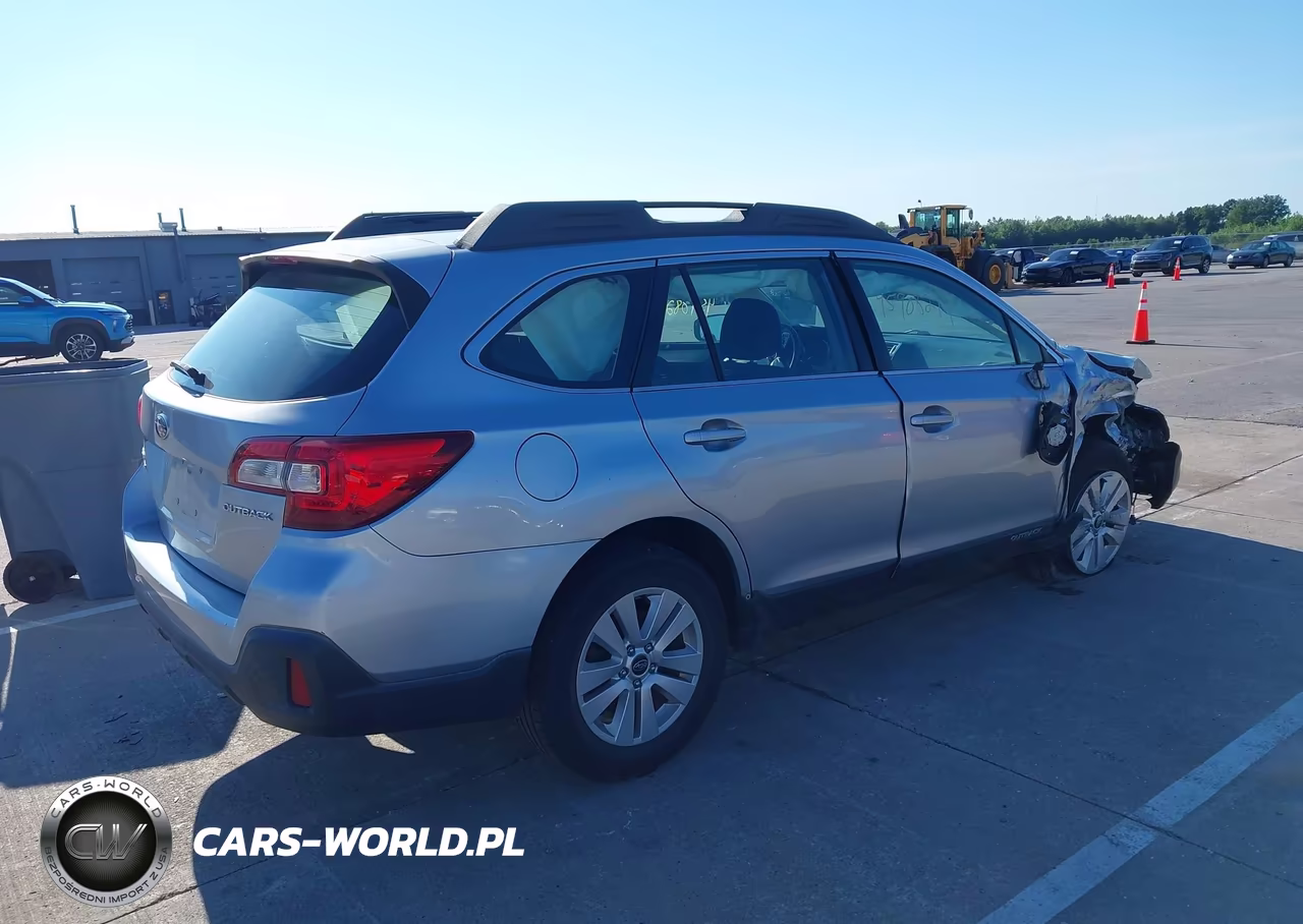 2018 Subaru Outback 2.5I VIN:4S4BSAAC3J3266576 - 4