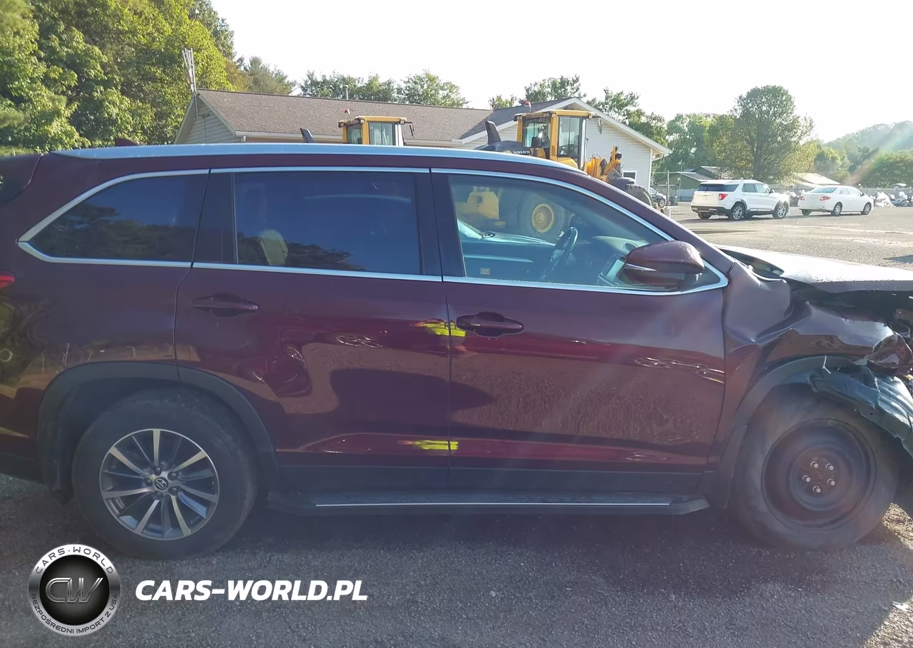 2019 Toyota Highlander Xle VIN:5TDJZRFH5KS726111 - 14