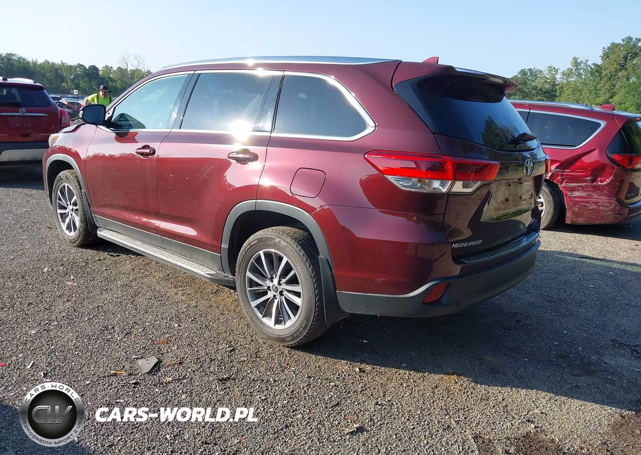 2019 Toyota Highlander Xle VIN:5TDJZRFH5KS726111 - 3