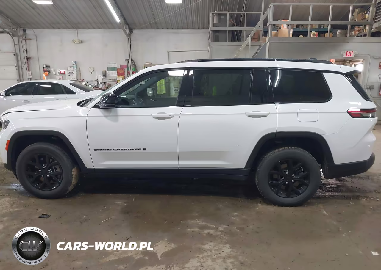 2025 Jeep Grand Cherokee L Altitude X 4X4 VIN:1C4RJKAG5S8684544 - 14