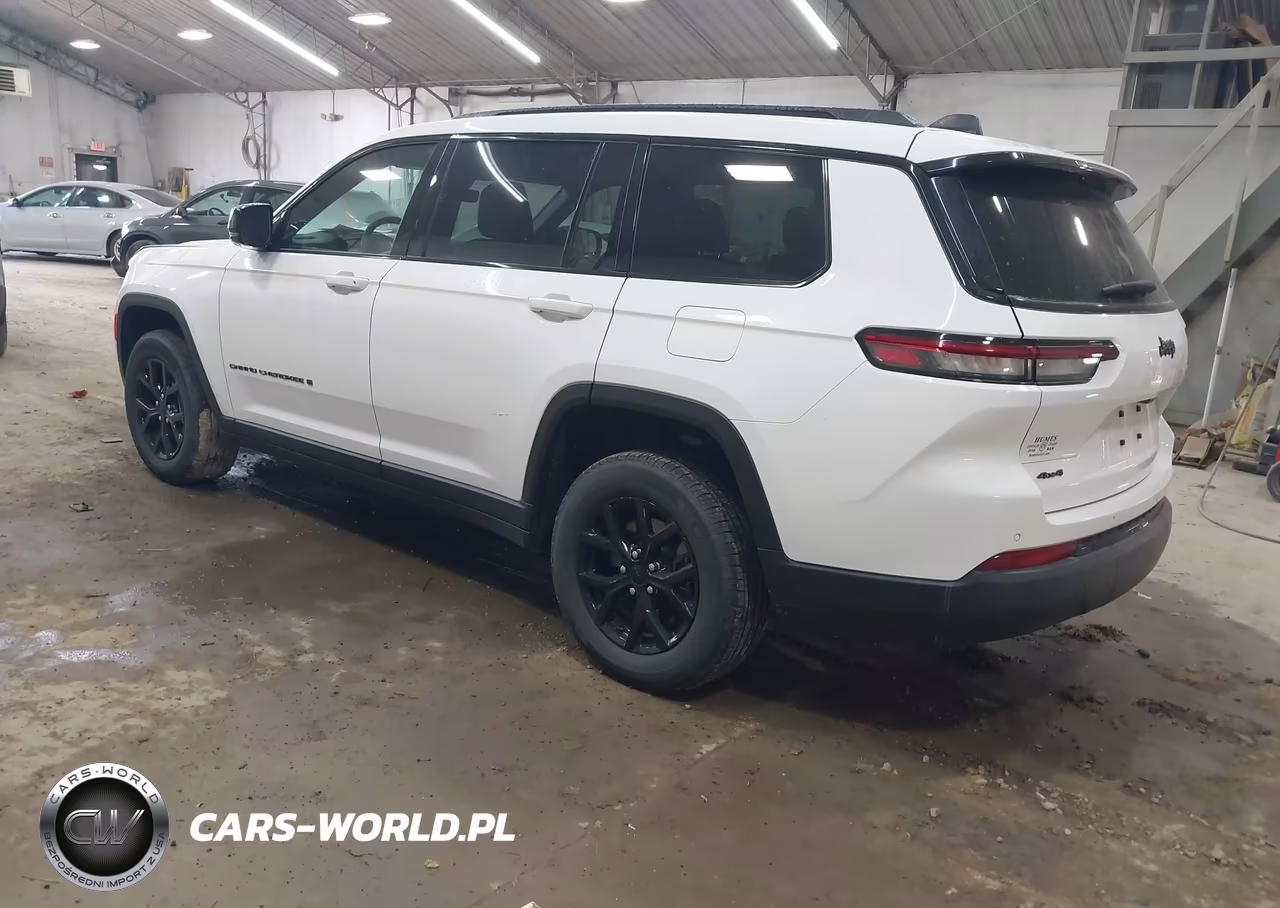 2025 Jeep Grand Cherokee L Altitude X 4X4 VIN:1C4RJKAG5S8684544 - 3