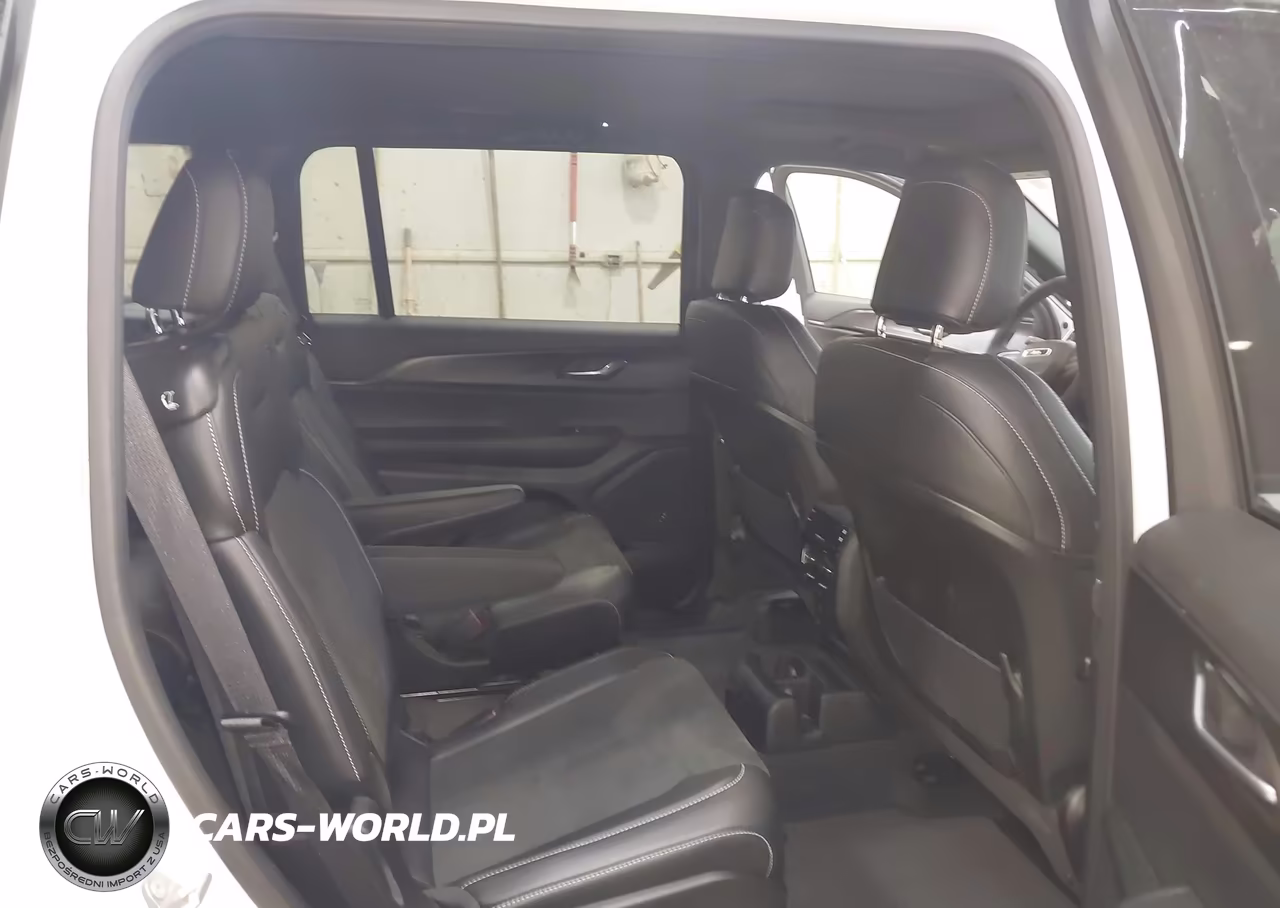 2025 Jeep Grand Cherokee L Altitude X 4X4 VIN:1C4RJKAG5S8684544 - 8