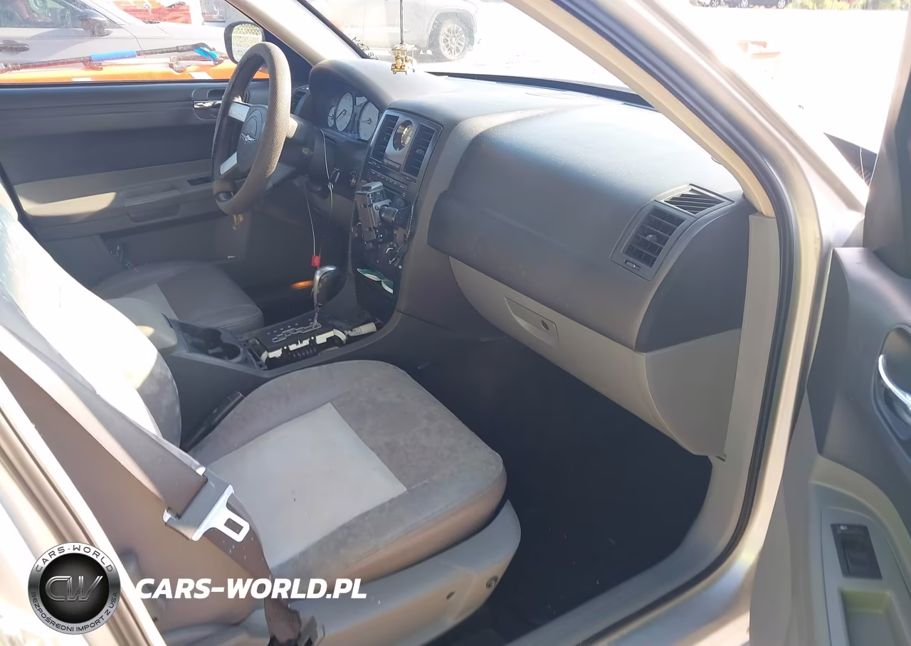 2005 Chrysler 300 VIN:2C3JA43R05H634726 - 5