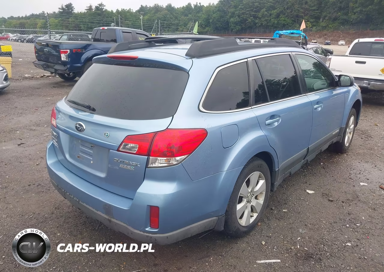 2010 Subaru Outback 2.5I Premium VIN:4S4BRBCC8A3335227 - 4