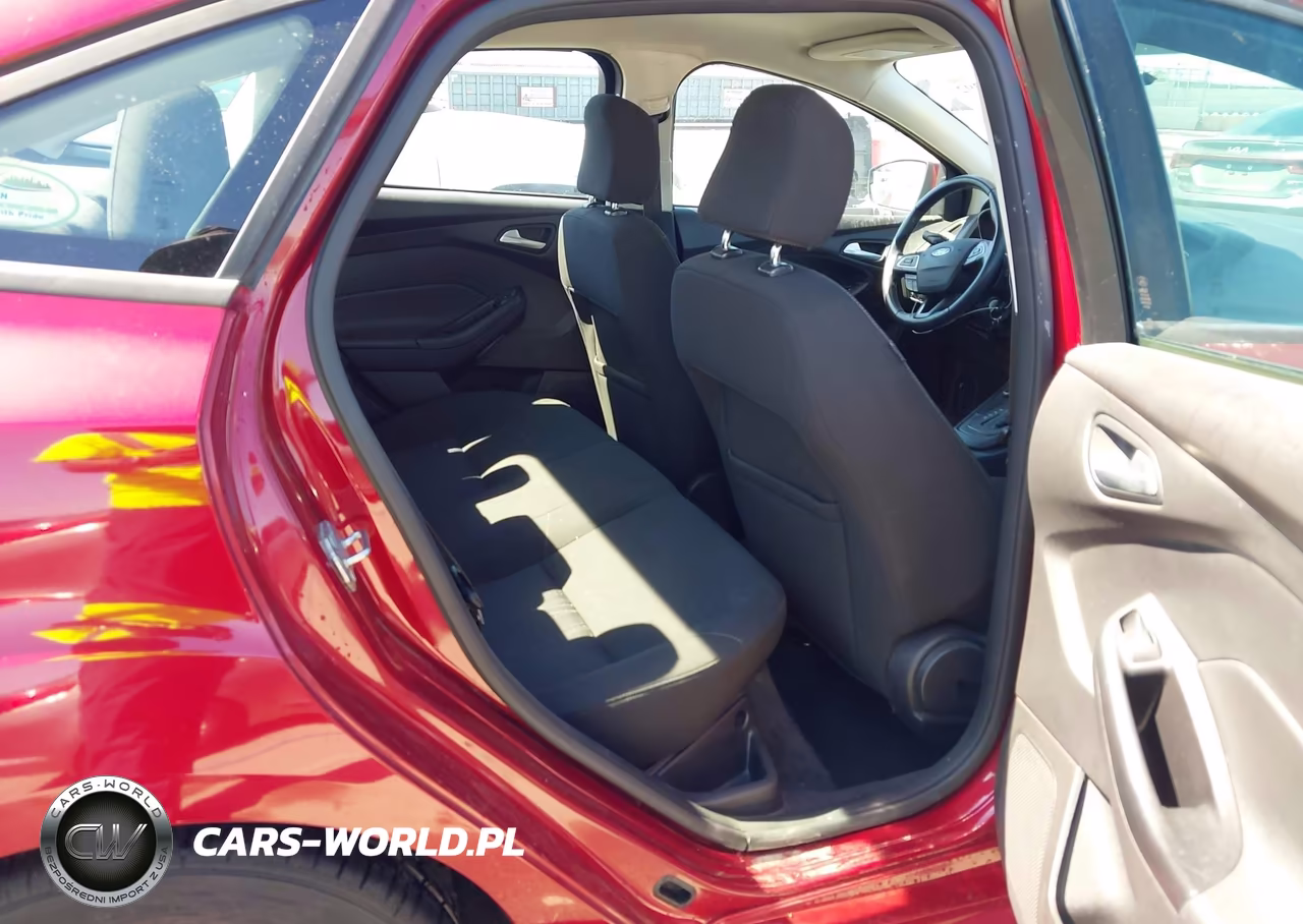 2015 Ford Focus Se VIN:1FADP3F21FL221823 - 8
